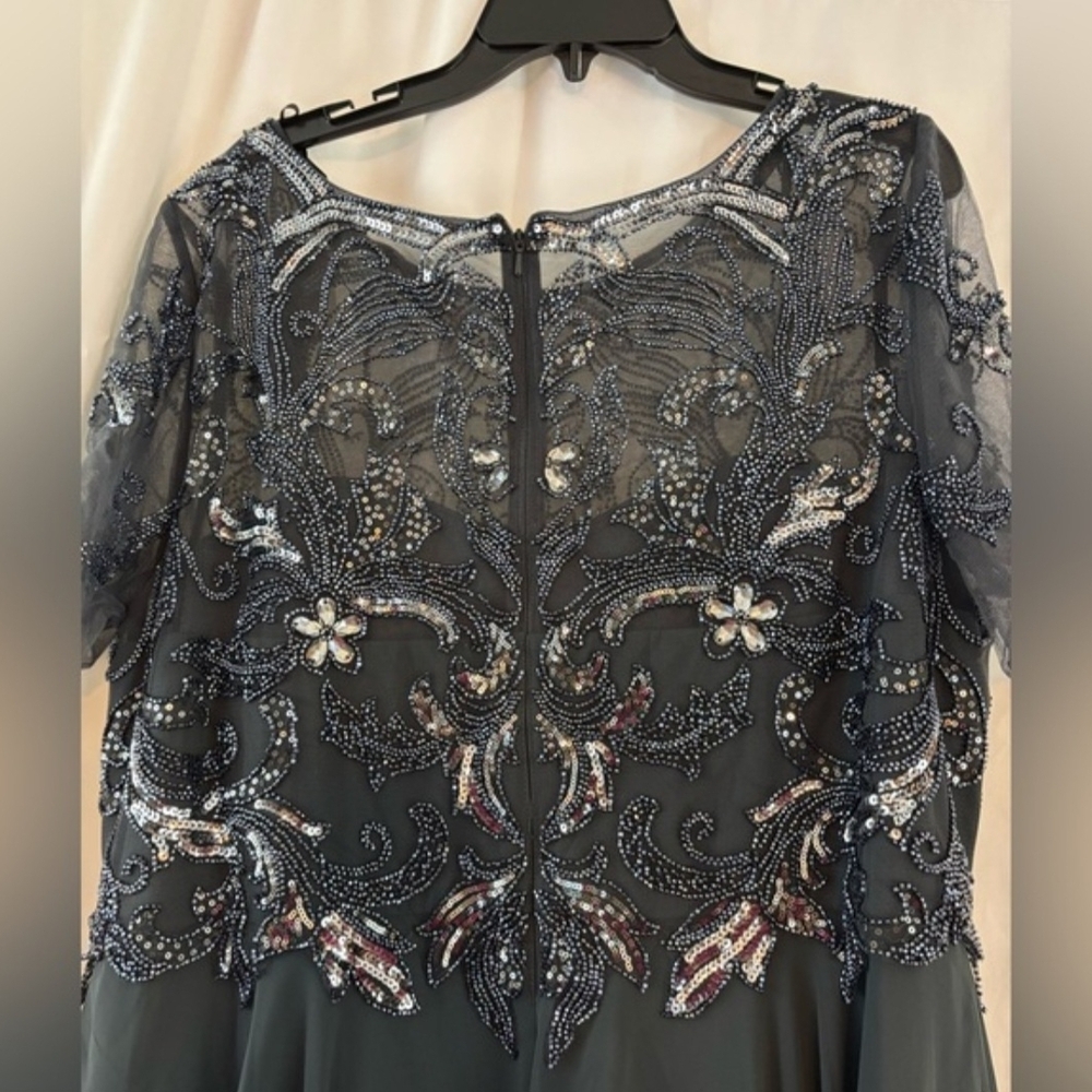 XSCAPE Women's Charcoal Beaded Chiffon Short Sleeve Formal Gown NWT - Picture 9 of 17